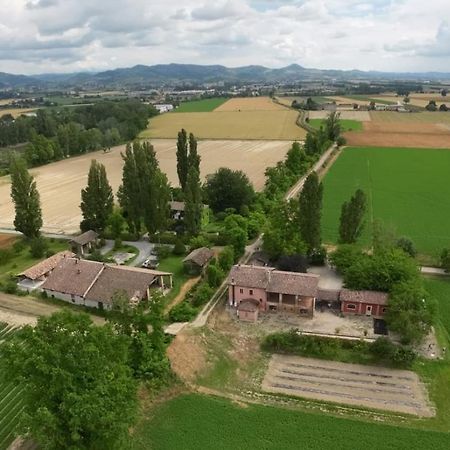 Agriturismo Le Corti Della Gualdana Voghera Buitenkant foto